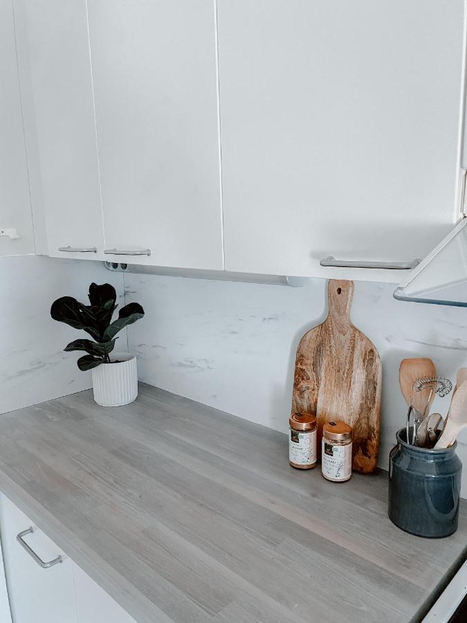 Modern One Bedroom Apartment With Sauna Near Airport 万塔 外观 照片