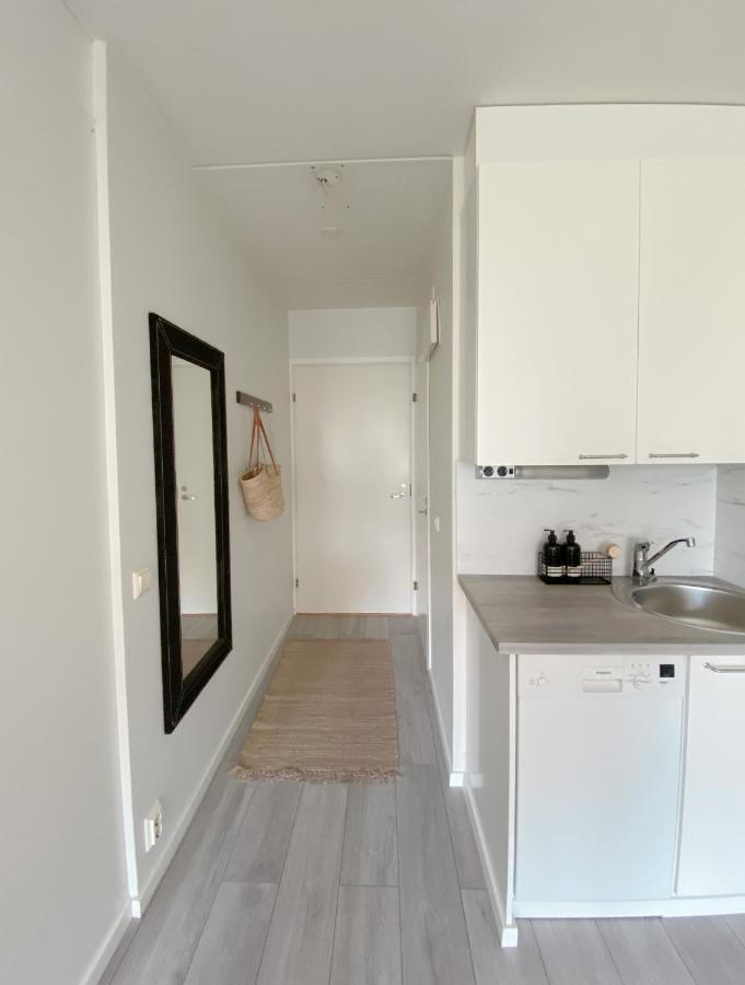 Modern One Bedroom Apartment With Sauna Near Airport 万塔 外观 照片