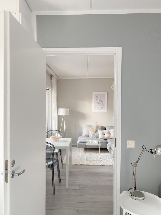 Modern One Bedroom Apartment With Sauna Near Airport 万塔 外观 照片