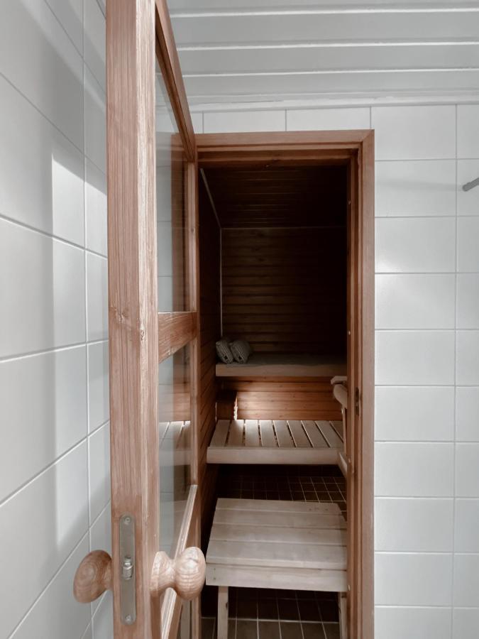 Modern One Bedroom Apartment With Sauna Near Airport 万塔 外观 照片
